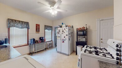 8 Wareham St in Medford, MA - Building Photo - Building Photo