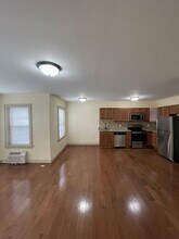 1404 E State St Apartments in Rockford, IL - Building Photo - Interior Photo