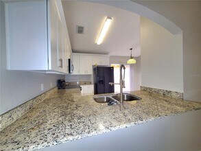 10237 Vista Cove Ln in Orlando, FL - Building Photo - Building Photo