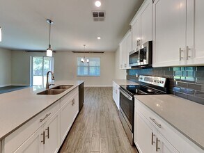 472 Brunswick Dr in Davenport, FL - Building Photo - Building Photo