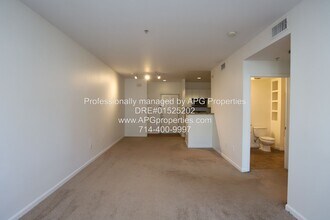 1801 E Katella Ave in Anaheim, CA - Building Photo - Building Photo