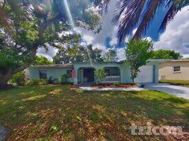 12624 Eddington Rd in Spring Hill, FL - Building Photo