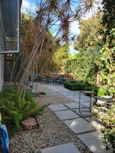 809 N Las Palmas Ave, Unit 1 in Los Angeles, CA - Building Photo - Building Photo