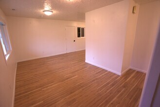 4627 SE 86th Ct in Portland, OR - Foto de edificio - Building Photo