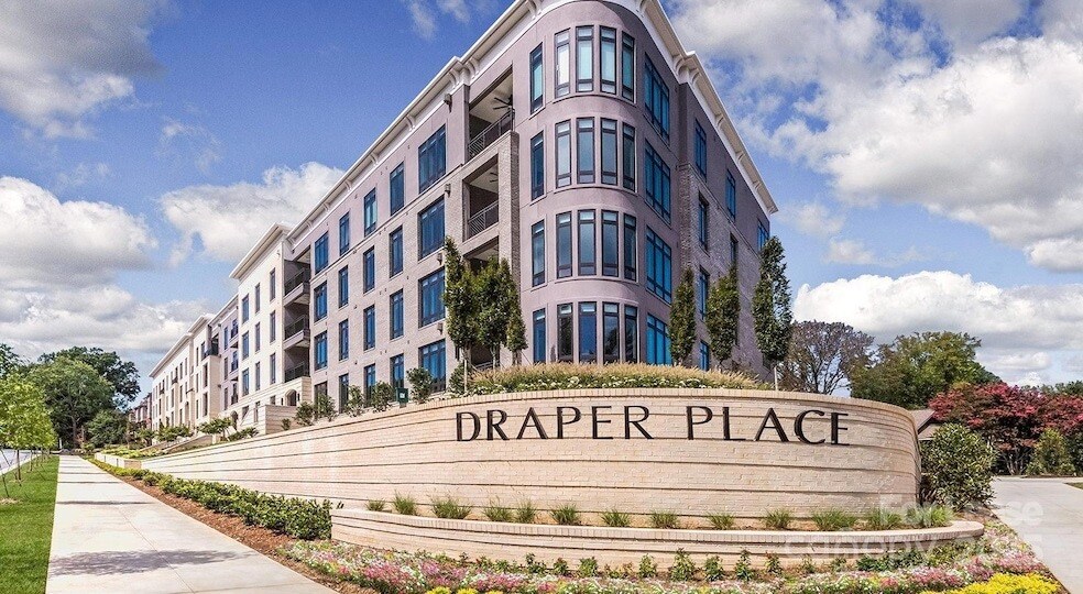 2426 Vail Ave, Unit C3 in Charlotte, NC - Foto de edificio