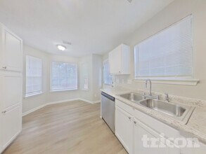 262 Stonewood Dr in West Columbia, SC - Foto de edificio - Building Photo