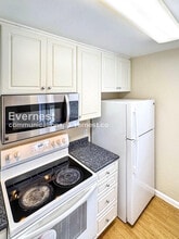 2520 Walters Way in Concord, CA - Foto de edificio - Building Photo