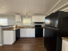 1236 N Oaklane Rd in Springfield, IL - Building Photo