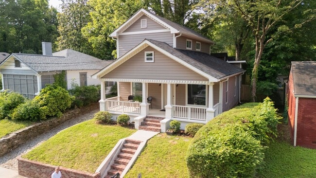 property at 996 Palmetto Ave SW