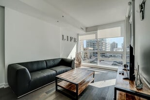 199 Slater St. in Ottawa, ON - Building Photo