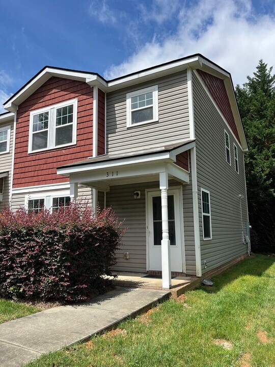 311 Drury Dr in Charlotte, NC - Building Photo