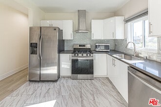 801 Alexandria Ave in Los Angeles, CA - Building Photo - Building Photo