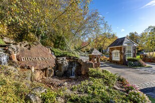 175 Ridgewood Dr in Middlebury, CT - Building Photo