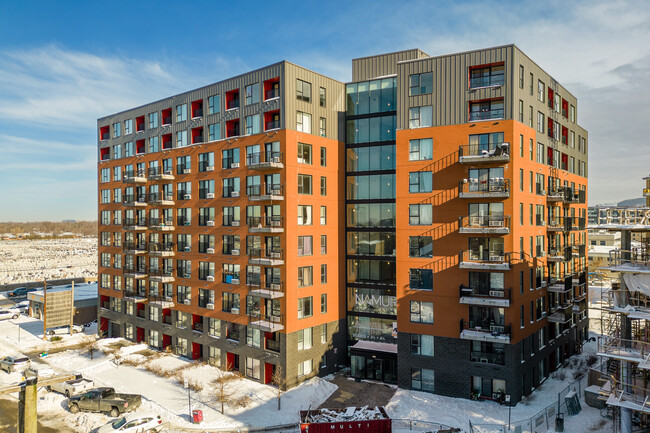 Le Namur in Montréal, QC - Building Photo - Building Photo