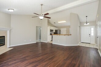 7609 Cinnamon Tea Ct in Jacksonville, FL - Foto de edificio - Building Photo