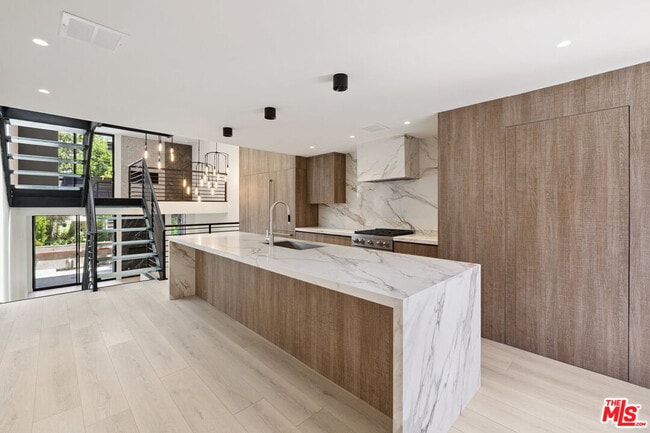 property at 1033 Carol Dr