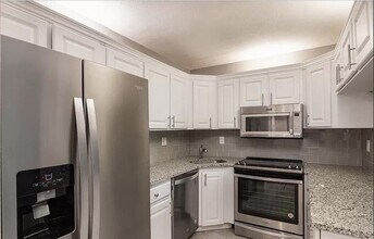 2568 Pine Ridge Way S in Palm Harbor, FL - Building Photo - Building Photo