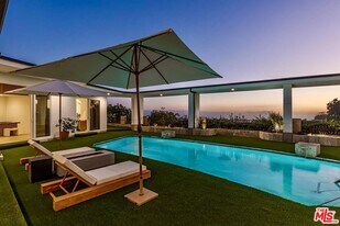 560 Chalette Dr in Beverly Hills, CA - Building Photo