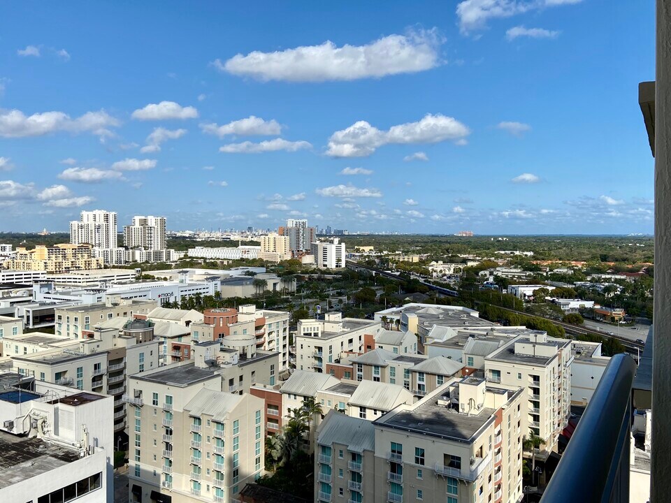 9055 SW 73rd Ct, Unit 1709 in Miami, FL - Foto de edificio