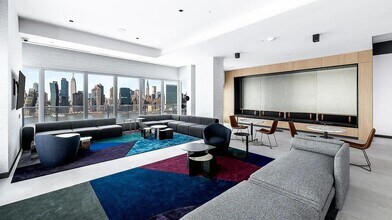 5203 Center Blvd in Queens, NY - Building Photo - Building Photo