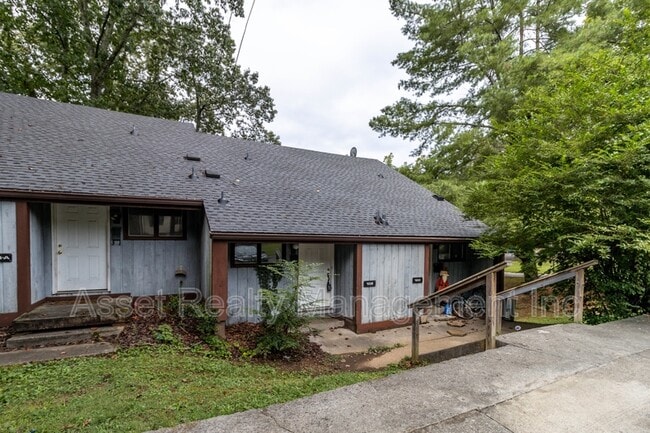 102 Walnut Ln in Oak Ridge, TN - Building Photo - Building Photo