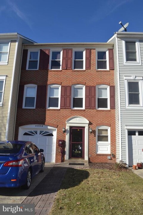 5228 Bamburg Ct in Frederick, MD - Building Photo