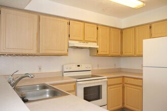 13905 Fairway Island Dr in Orlando, FL - Building Photo - Building Photo