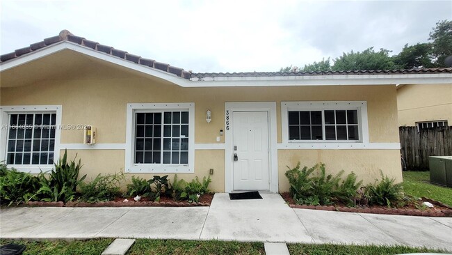 3866 SW 48th Ave, Unit 3866 in Pembroke Park, FL - Building Photo - Building Photo