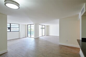 5845 Collins Ave in Miami Beach, FL - Building Photo - Building Photo