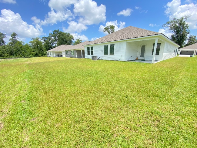 16213 Loussier Dr in Zachary, LA - Foto de edificio - Building Photo