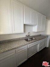 1015 N Edinburgh Ave in West Hollywood, CA - Building Photo - Building Photo