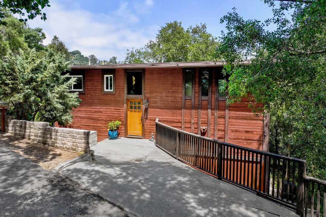 19643 Vision Dr in Topanga, CA - Building Photo