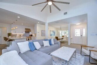 6405 16th Ave Dr W in Bradenton, FL - Building Photo - Building Photo