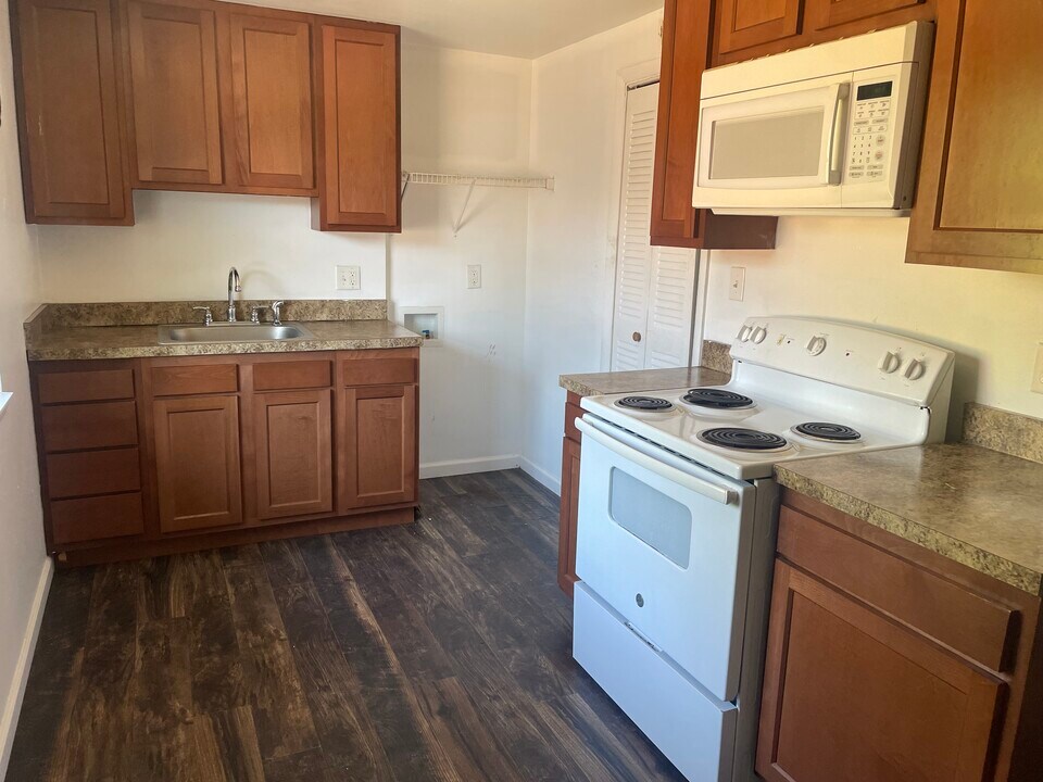 291 S Napoleon Ave, Unit unit C in Columbus, OH - Building Photo