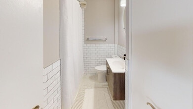 5450 Wissahickon Ave in Philadelphia, PA - Building Photo - Building Photo