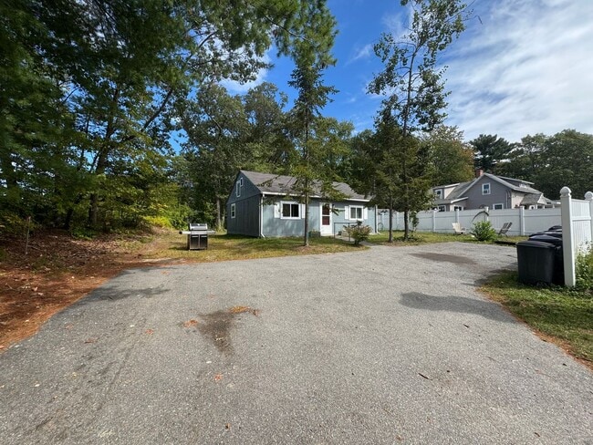 property at 13 Dock Ln