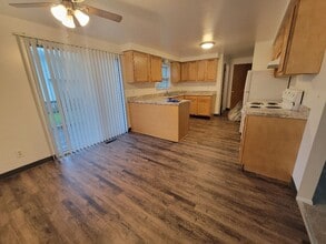 618-18.5 Sunflower Dr in Liverpool, NY - Building Photo - Building Photo