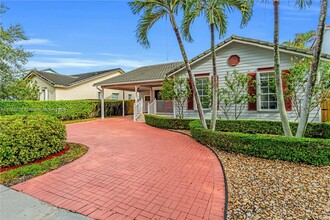 15963 SW 97th Terrace in Miami, FL - Building Photo - Building Photo