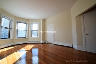 1728 Beacon St, Unit 1 in Brookline, MA - Building Photo - Building Photo