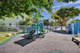 20441 NE 30th Ave, Unit 112-9 in Miami, FL - Building Photo - Building Photo
