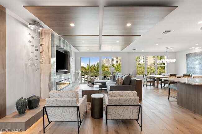 121 Barefoot Cir in Bonita Springs, FL - Building Photo - Building Photo