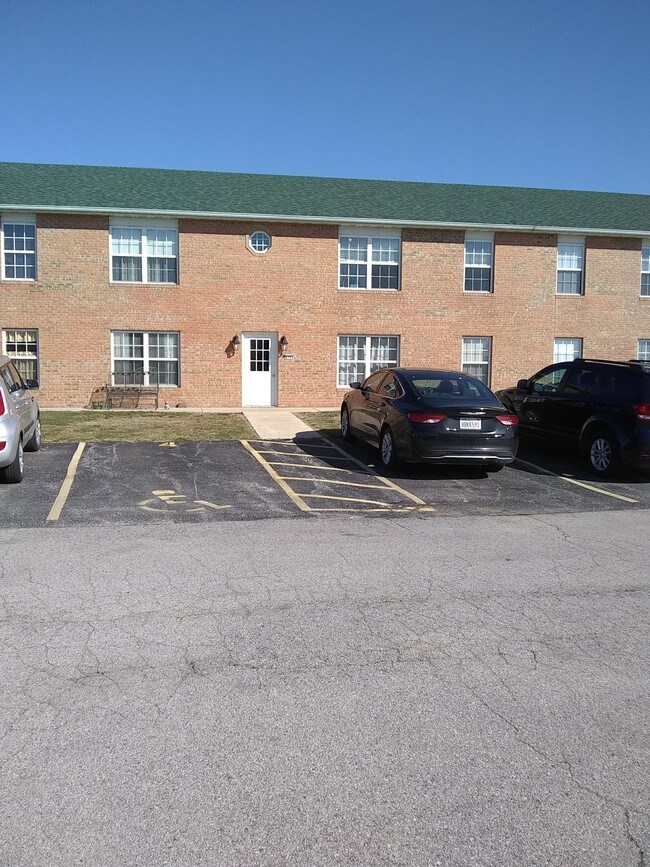 6703 Willow Pl Apartments and Nearby Godfrey Apartments For Rent