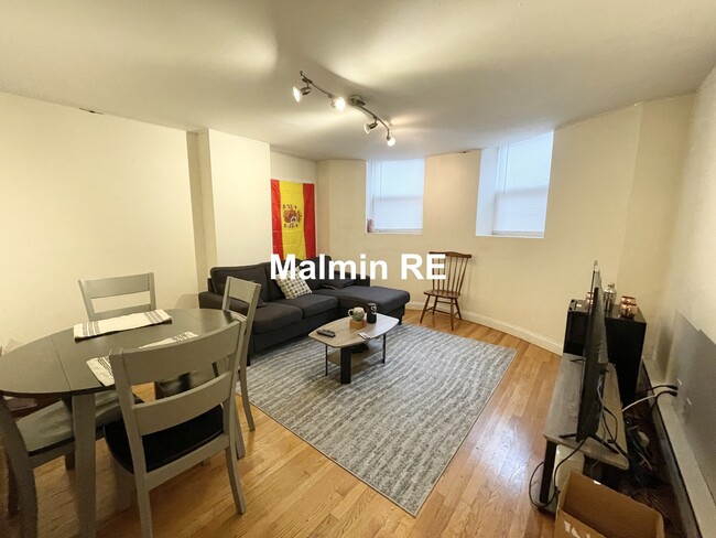 210 Northampton St, Unit A in Boston, MA - Building Photo - Building Photo