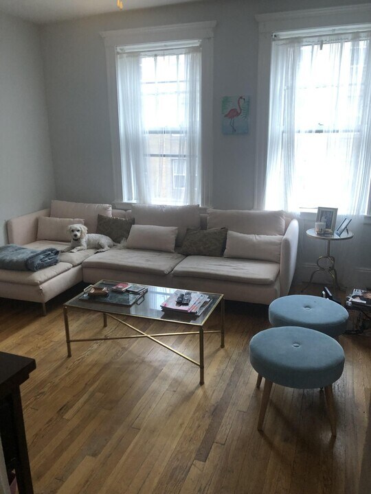 7 Lothian Rd, Unit 7 in Boston, MA - Building Photo