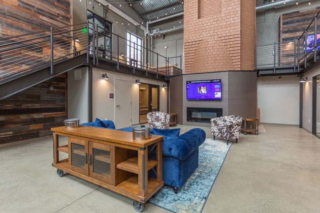 Hercules Apartments in Canton, OH - Building Photo - Interior Photo