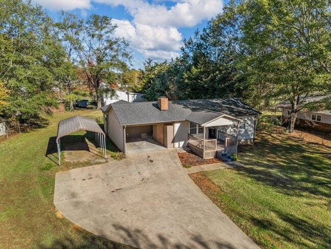 322 Burnett Rd in Inman, SC - Building Photo - Building Photo