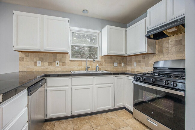 property at 902 Cedar Run Ct NW