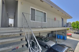 224 Santa Dominga Ave in San Bruno, CA - Building Photo - Building Photo