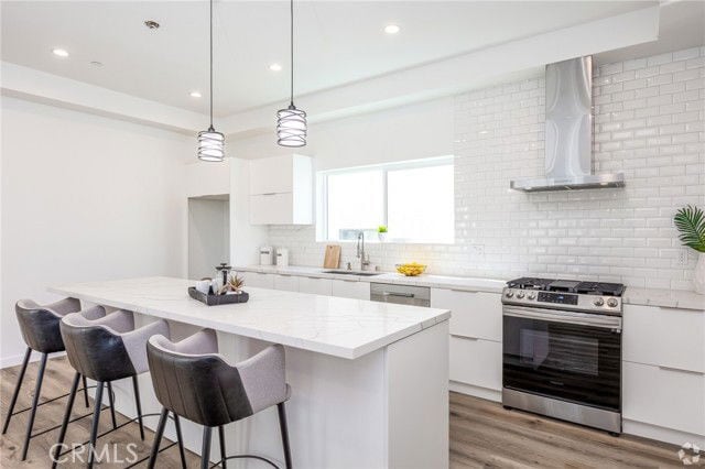 property at 5655 Hazeltine Ave