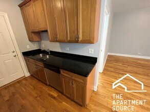 4548 W George St in Chicago, IL - Foto de edificio - Building Photo